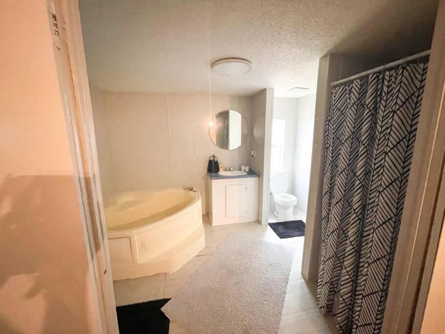 Centrally Located 3 Bedroom West Monroe Exterior photo